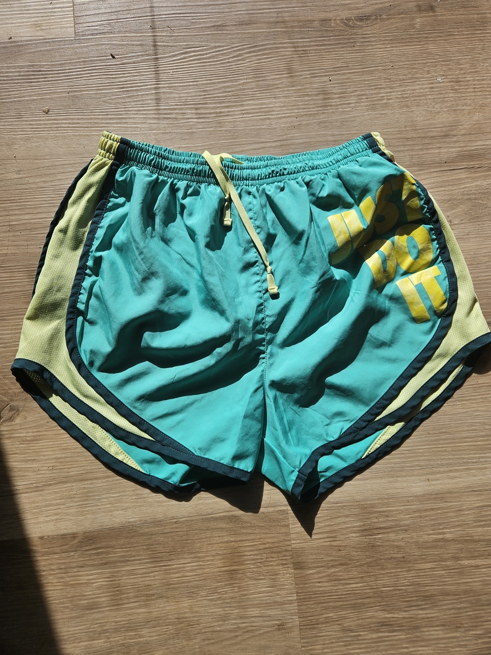 Nike Tempo Just Do It Graphic Running Shorts Size XS / 0 Teal Green Neon Yellow